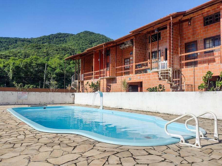 Apto Kitnet Em Com Piscina, Em Apartamento *